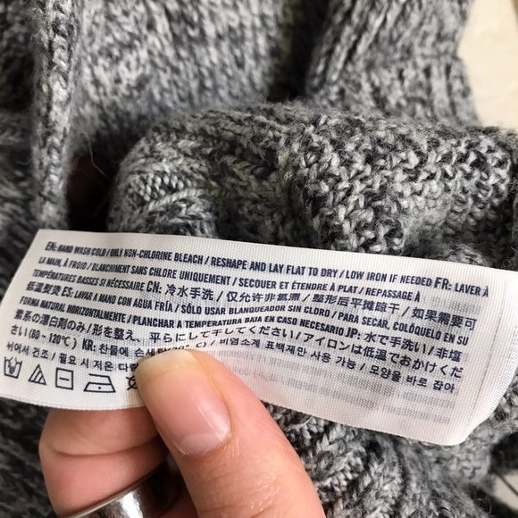 Abercrombie Kids Boy 11/12 Gray Knit V-neck Button up Cardigan Sweater - Picture 5 of 10